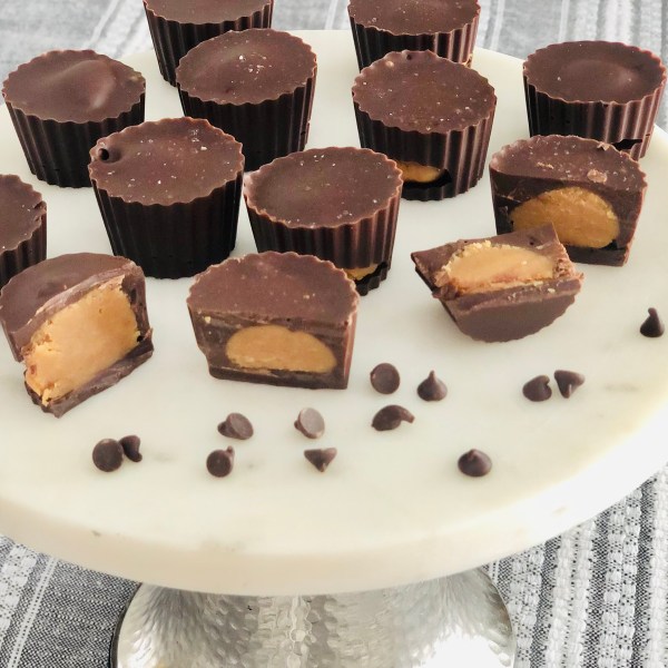 Chocolate and Peanut Butter Candy: Dessert with clean ingredients